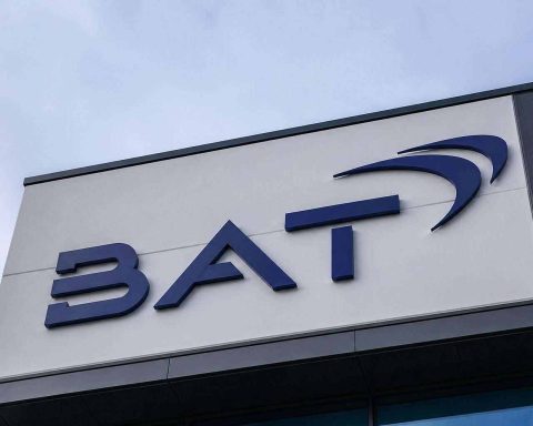 British American Tobacco Stock Slips as UK Smoking Ban Nears Law and BAT Keeps Buyback Running