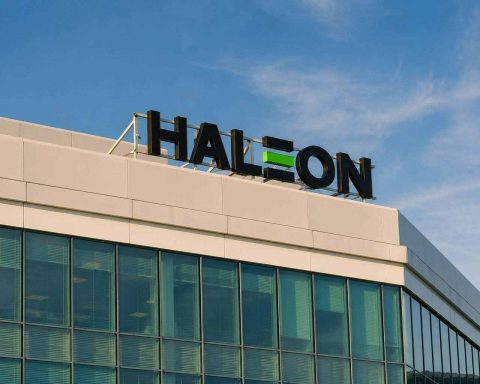 Haleon PLC Stock Faces Q1 Demand Test After Friday Rebound