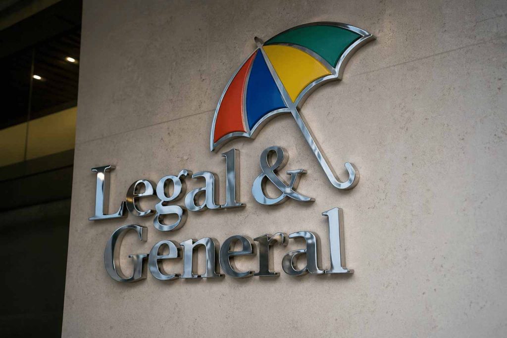 Legal & General Shares Drop 5.6% as Final Dividend Ex-Date Puts £1.2 Billion Buyback Back in Focus