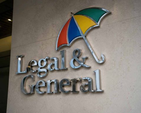 Legal & General Shares Drop 5.6% as Final Dividend Ex-Date Puts £1.2 Billion Buyback Back in Focus