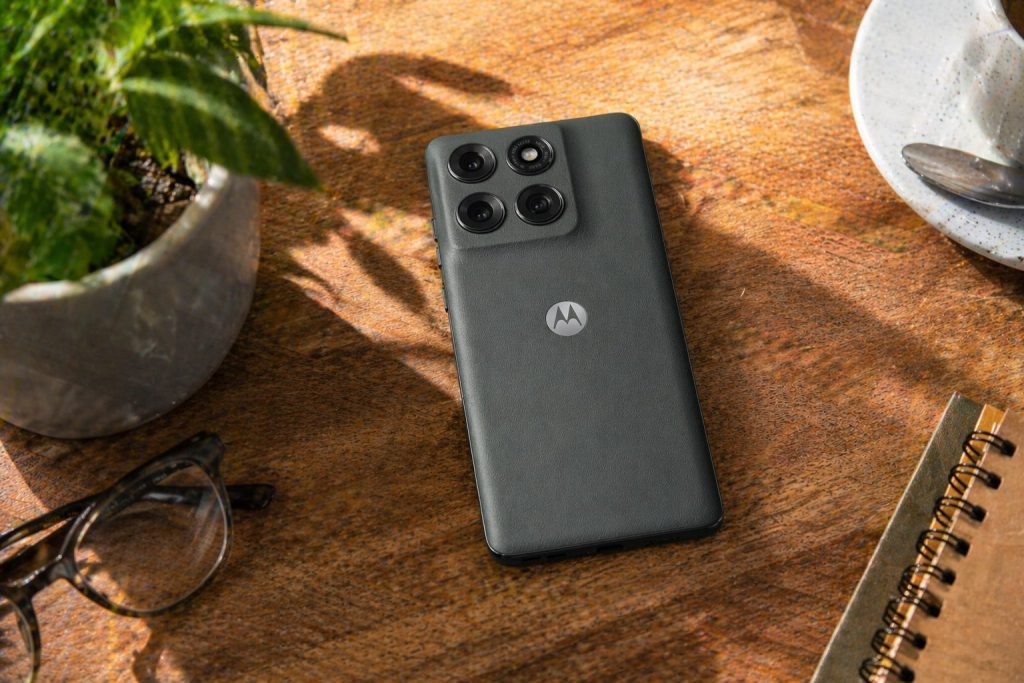 Motorola Android 17 Beta Expands To Razr And Edge Phones, Raising Update Stakes