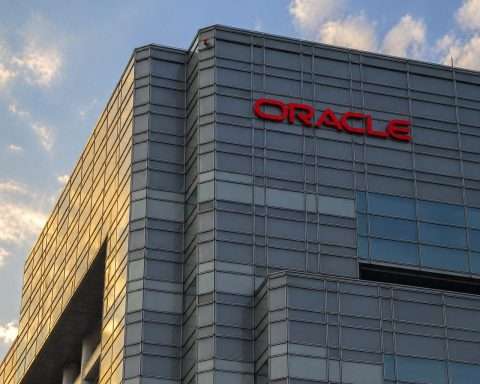 Oracle Stock Falls as OpenAI Growth Worries Put $300 Billion AI Cloud Bet Under Scrutiny