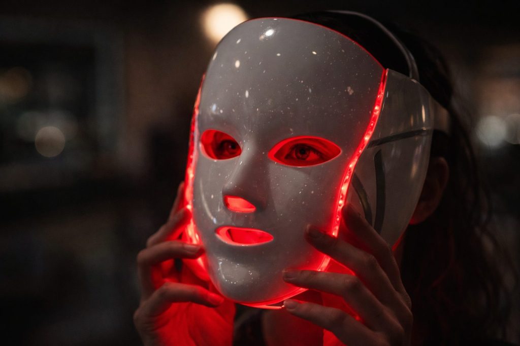 Red Light Therapy Boom: What the Science Really Says as Masks, Mats and Beds Flood Beauty Market