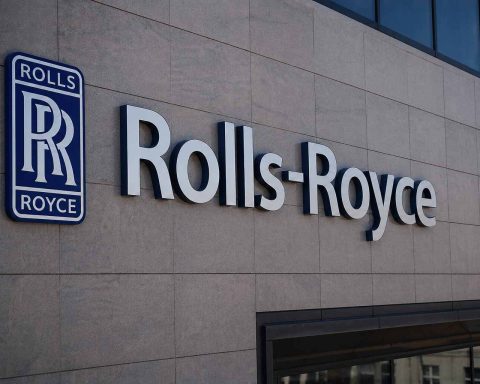 Rolls-Royce Holdings Share Price Bucks FTSE 100 Rout as 2026 Guidance Holds