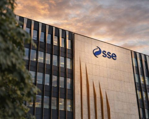 SSE PLC Raises FY26 Earnings Guidance as Renewables Output Climbs, Grid Spend Accelerates