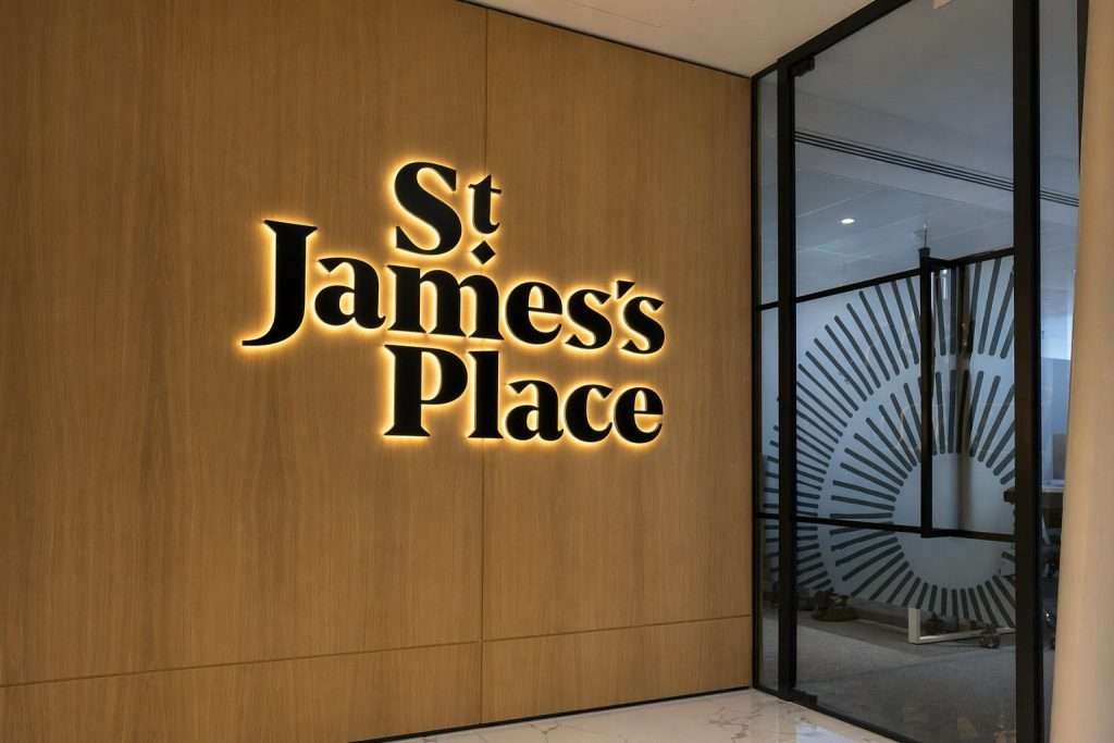 St. James’s Place Plc Faces Q1 Test as Buyback Shrinks Share Count