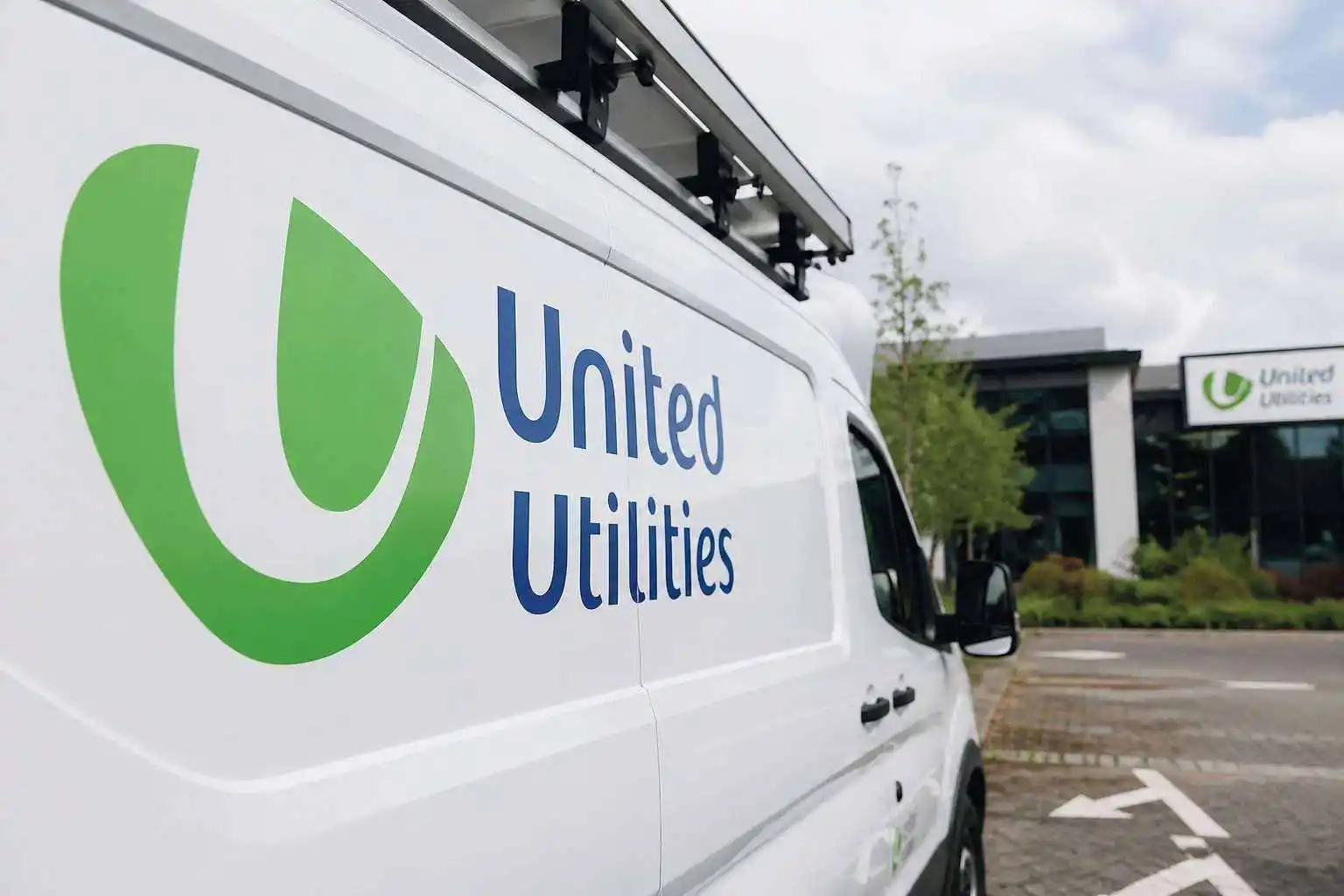 United Utilities Raises £800 Million in Share Sale — Why UK Water Stocks Just Moved
