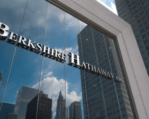 Warren Buffett’s Successor Faces A $370 Billion Question As Berkshire Hathaway Meeting Nears