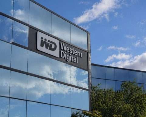 Western Digital Stock Rises as Seagate’s AI Storage Beat Puts $500 Target in Focus