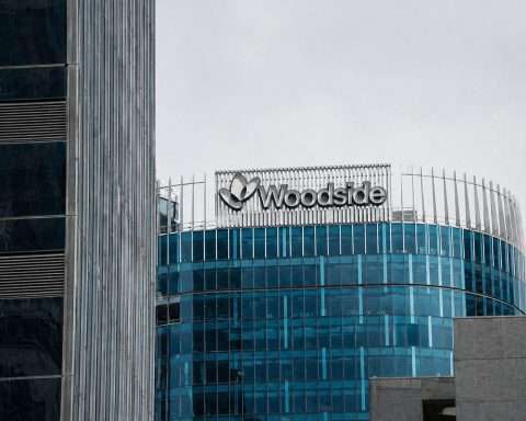 Woodside Energy Stock Slips Before Q1 Report as CEO Pay Revolt Tests New Boss