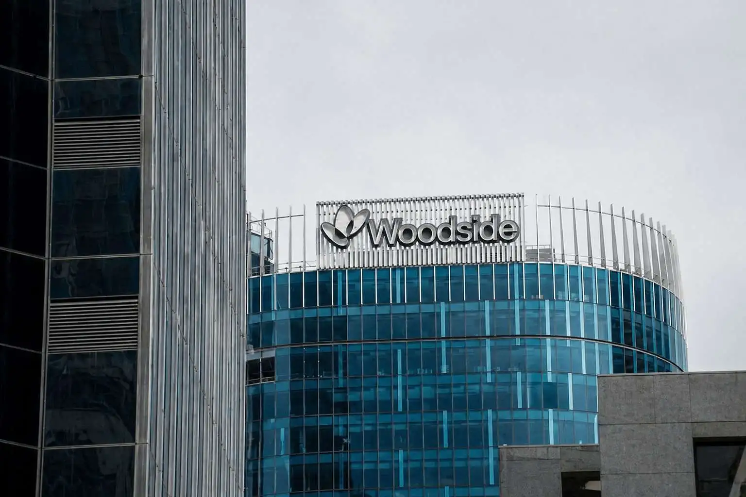 Woodside Energy Stock Slips Before Q1 Report as CEO Pay Revolt Tests New Boss
