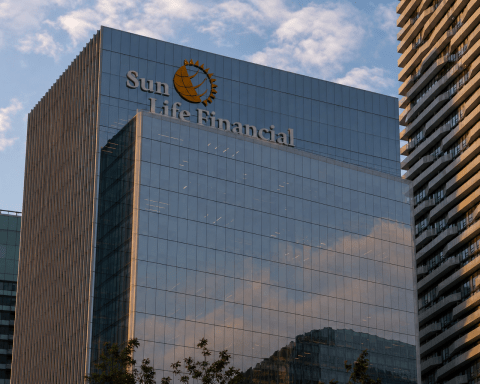Sun Life SME Workplace Savings Push Follows Strong Board Vote: What Investors Should Know