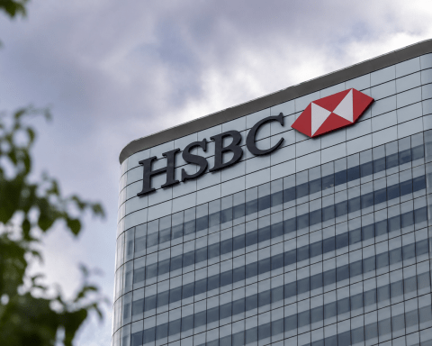 HSBC Stock Slips Despite $4 Billion China Clean-Tech Push as Credit Worries Stick