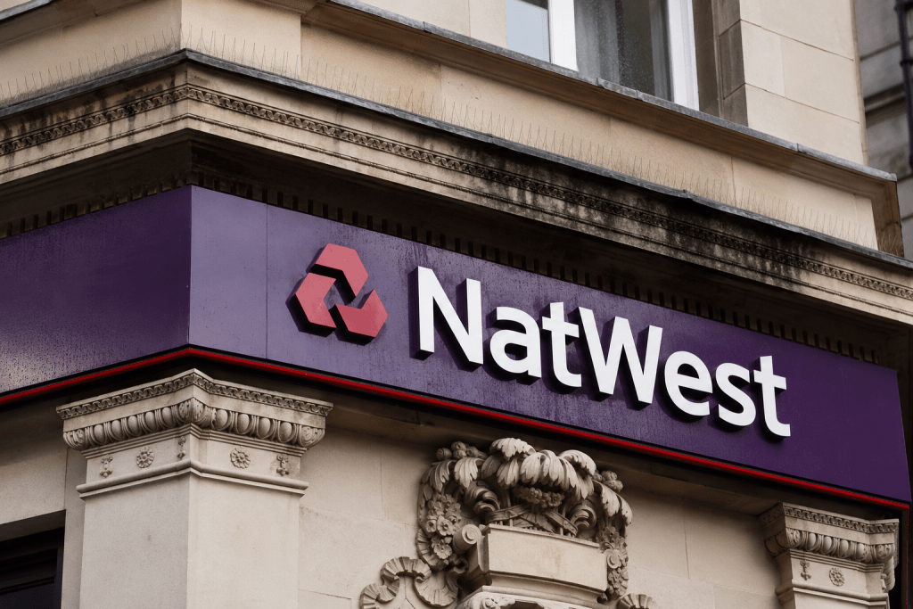 NatWest Shares Slip as UK Bank Rule Shake-Up Puts £80 Billion Prize in Play