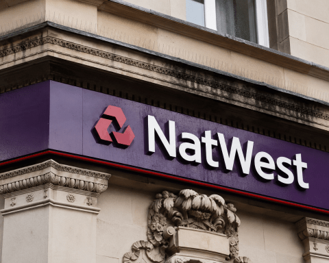 NatWest Shares Slip as UK Bank Rule Shake-Up Puts £80 Billion Prize in Play