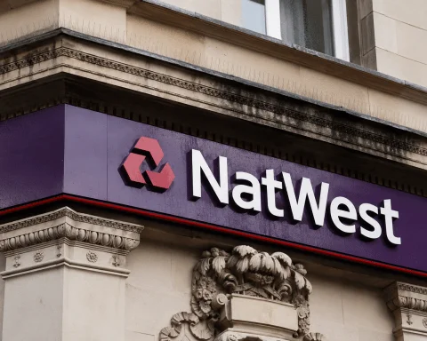 NatWest Shares Slip as UK Bank Rule Shake-Up Puts £80 Billion Prize in Play