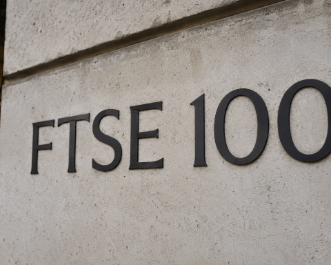 FTSE 100 Barely Scrapes Higher as Bond Yields Spoil UK Jobs Relief