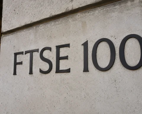 FTSE 100 Barely Scrapes Higher as Bond Yields Spoil UK Jobs Relief