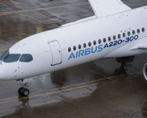 Airbus A220 Nears 150-Jet AirAsia Order in Breakthrough for Canada-Made Jet