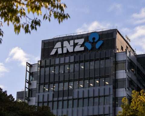 ANZ Shares Slip After Dividend Date as First Nations Solar Deal Moves Ahead