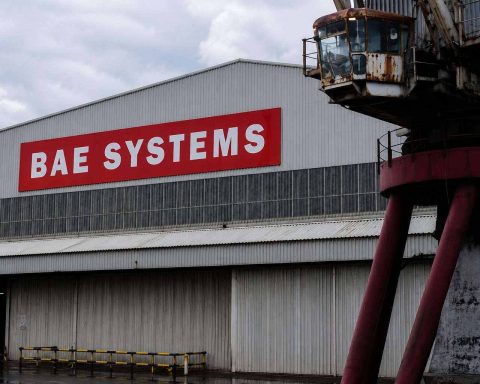 BAE Systems Named in $992 Million U.S.-Israel Rocket Sale as Defense Demand Stays Strong
