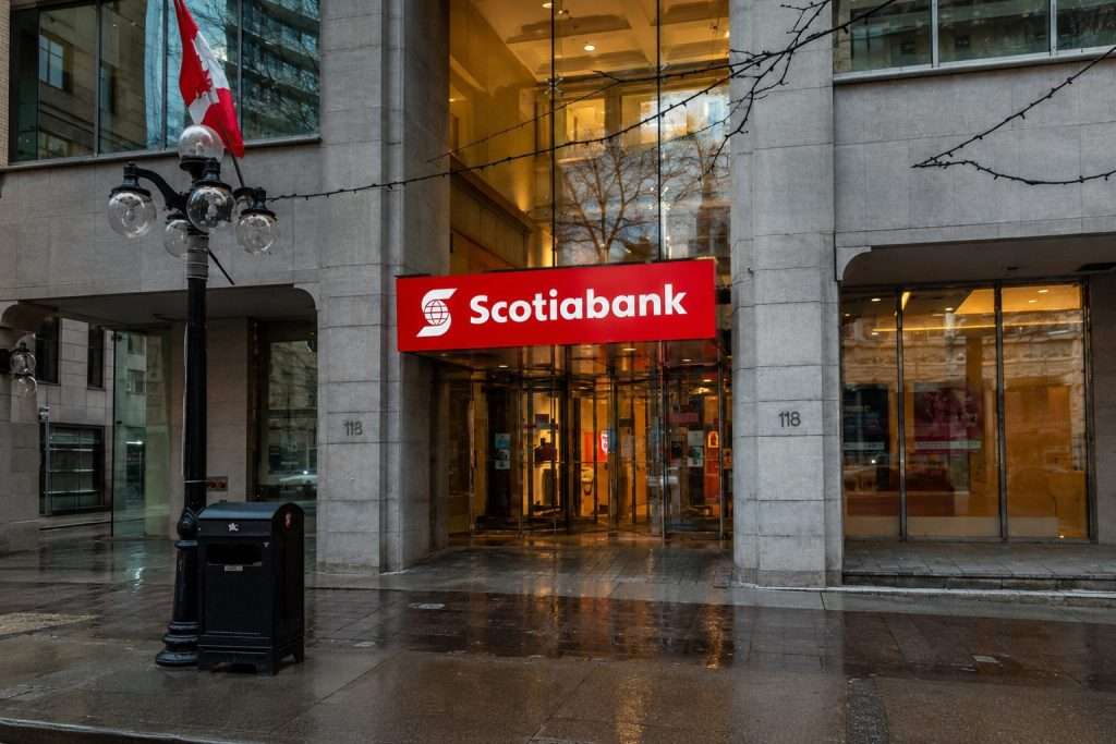 Bank of Nova Scotia Stock Hits 52-Week High: Why the BNS Rally Faces a Harder Test