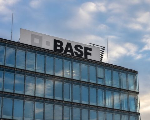 BASF Stock’s Dividend Payday Has a Catch as Barclays Sees 26% Downside
