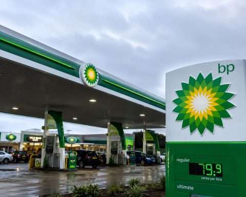 BP PLC Deepens Oil Pivot With 40% Uzbekistan Stake as Shares Rise