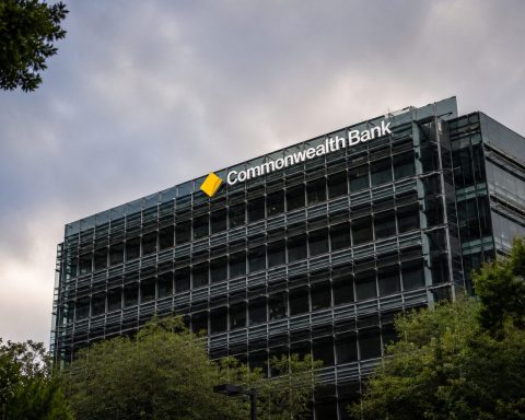 CBA Opens Higher but Pressure Remains on Australia’s Top Bank
