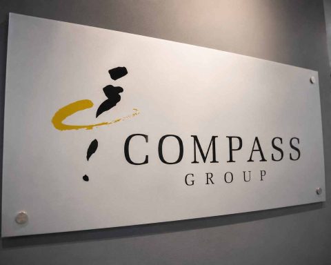 Compass Group Stock Extends Rally as Profit Upgrade Reframes AI and Inflation Risks