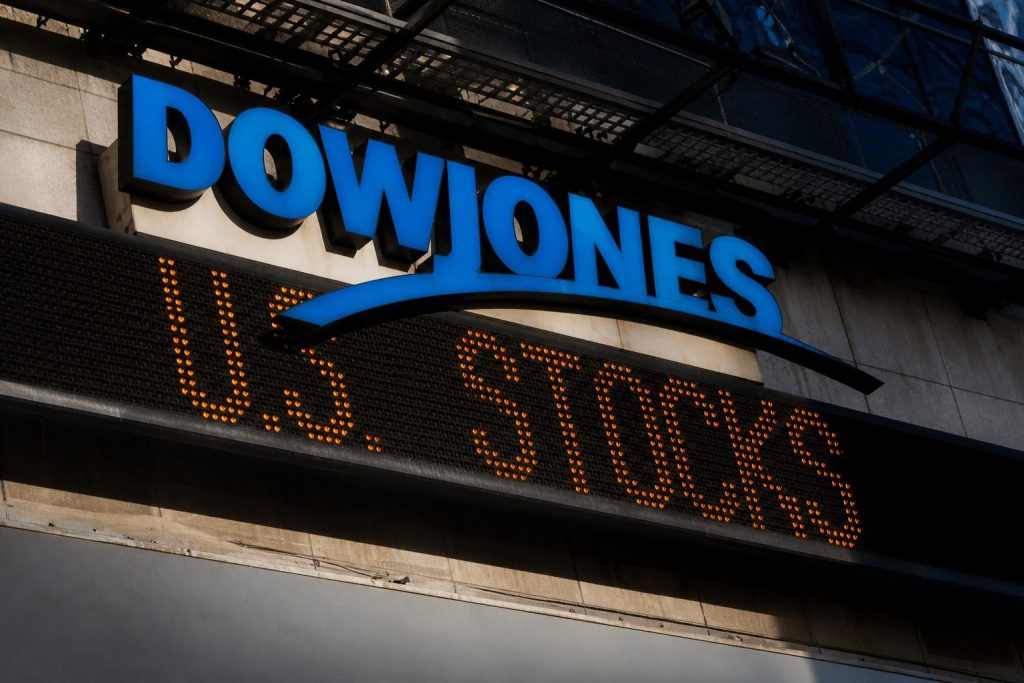 Dow’s 557-Point Drop Leaves Japan Watching Nikkei Futures as AI Chip Rally Faces Test