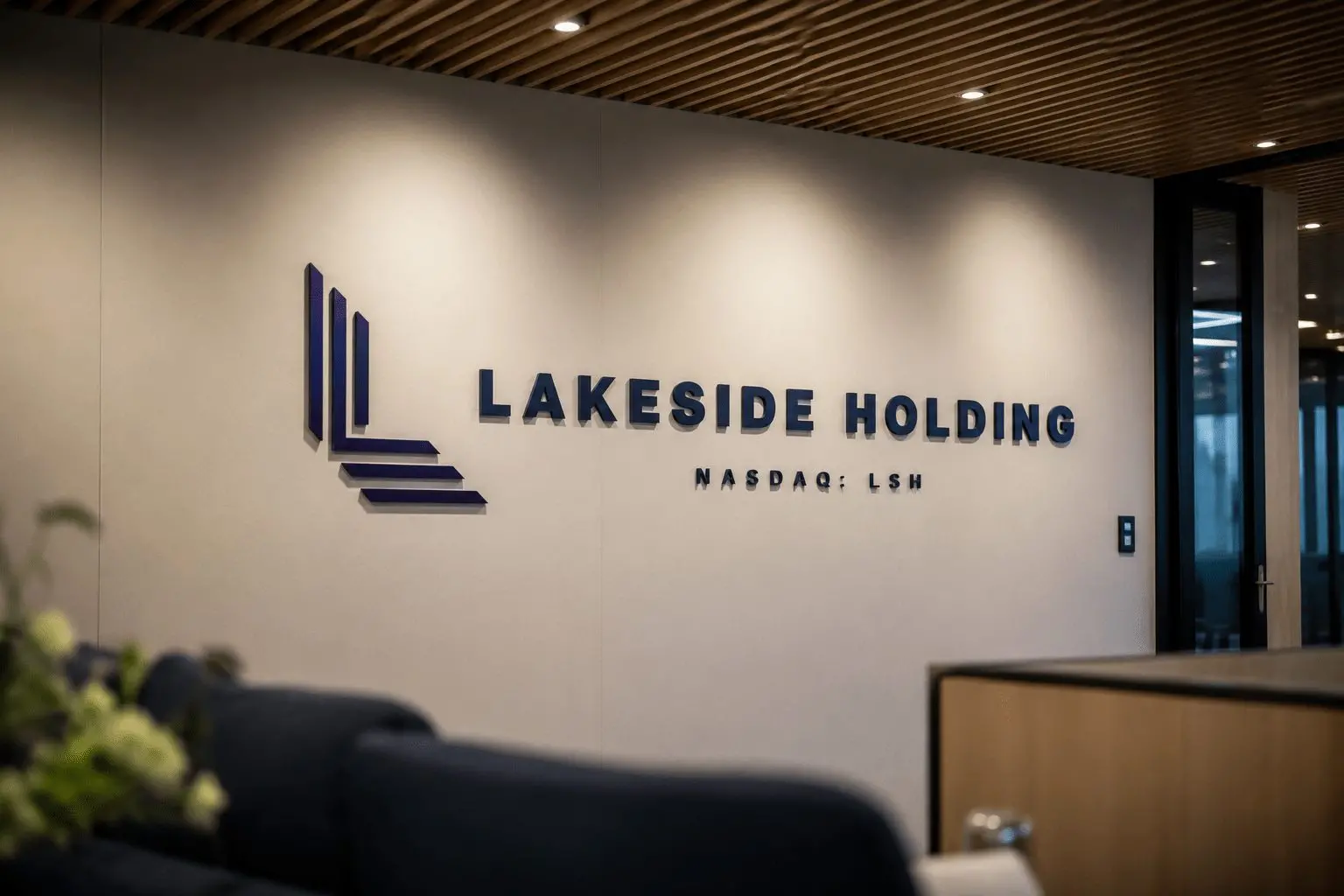 LSH Shares Fall After Profit Turnaround – Nasdaq Risk in Focus