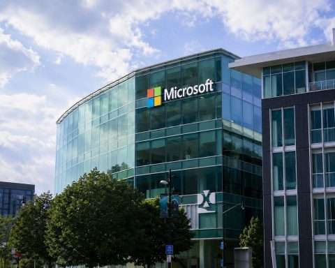 Microsoft Stock Slips as Anthropic AI Chip Talks Put MSFT’s $31.9 Billion Bet in Focus