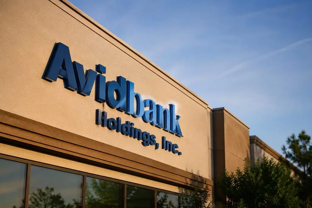 Avidbank Stock’s Quiet Weekly Climb Leaves One Bigger Test After the Long Weekend