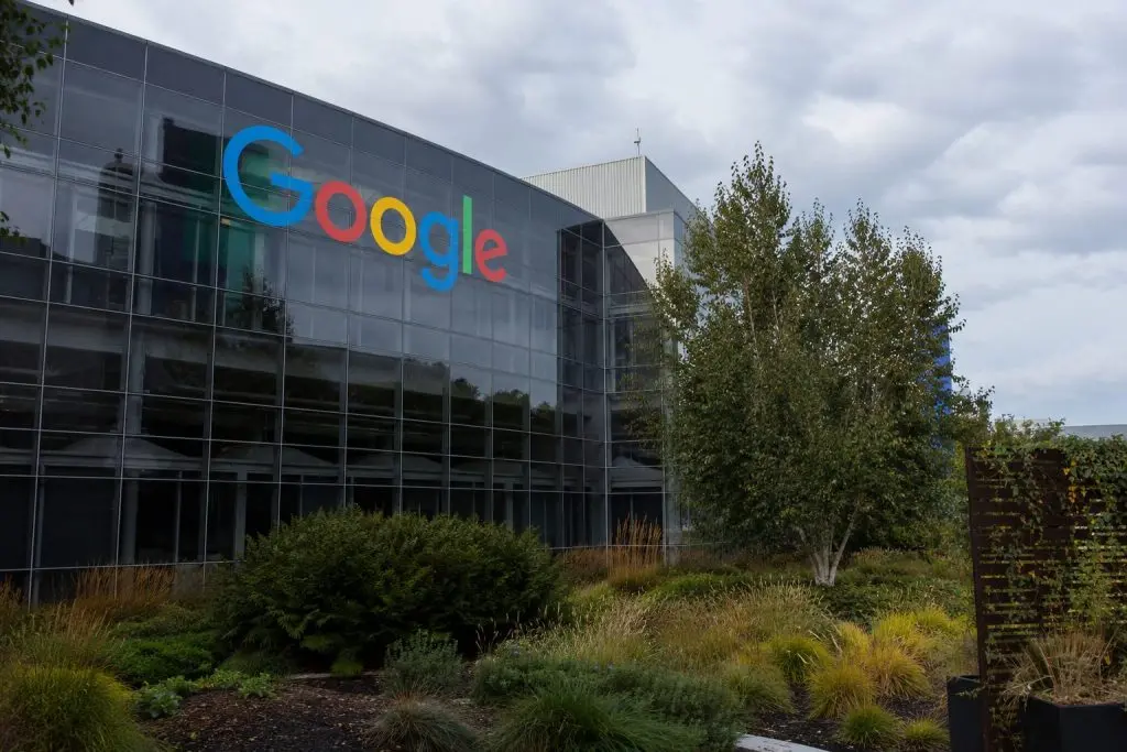 Alphabet Faces Test for Its $4.6 Trillion AI Rally Over Holiday Week