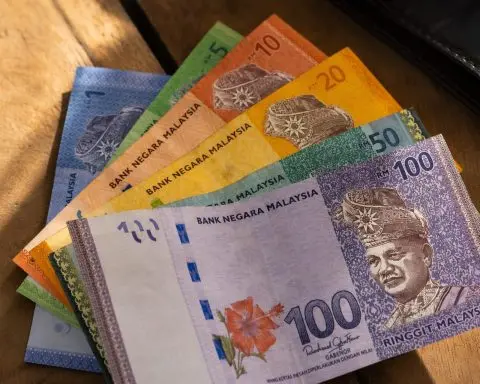 Ringgit stays close to RM3.97 after U.S. jobs and Iran news push up dollar