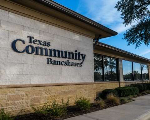 TCBS Ups Dividend Ahead of Holiday-Shortened Week