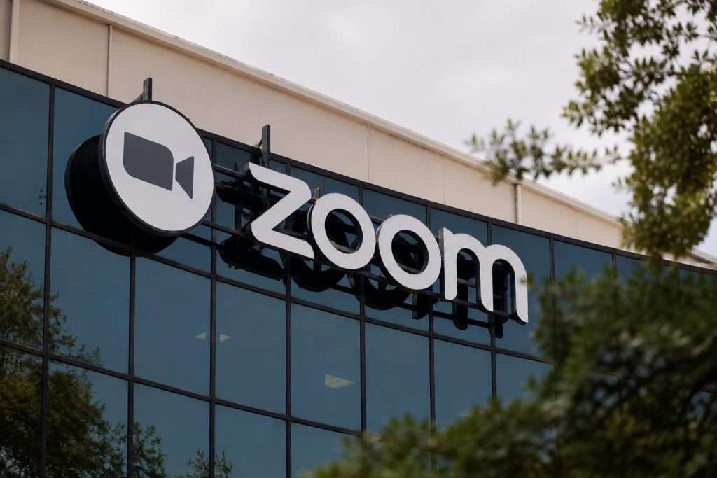 Zoom Shares Slip 5% After AI-Driven Results, Wall Street Adjusts ZM Price Targets
