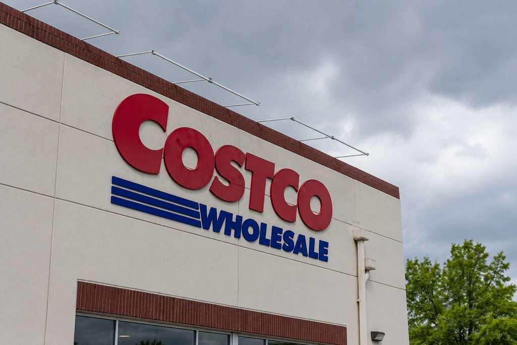 Costco Stock Pauses Near $1,000 With Earnings On Deck