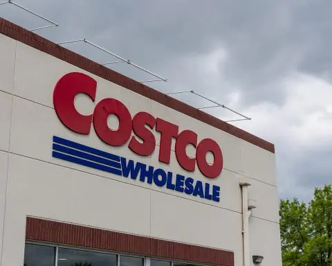 Costco Stock Pauses Near $1,000 With Earnings On Deck