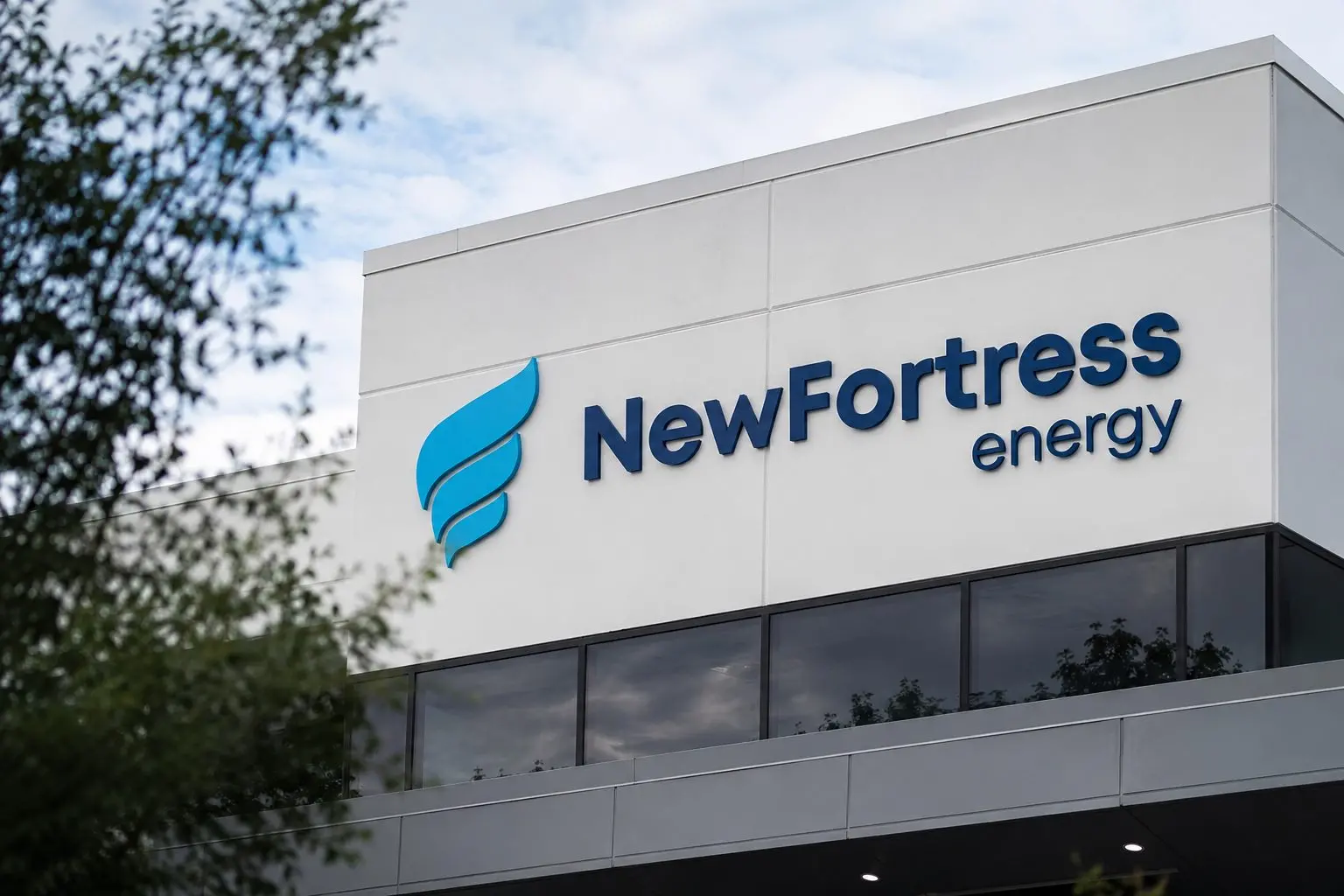 New Fortress Energy Shares Dip Under 60 Cents Ahead of Key Reverse-Split Vote