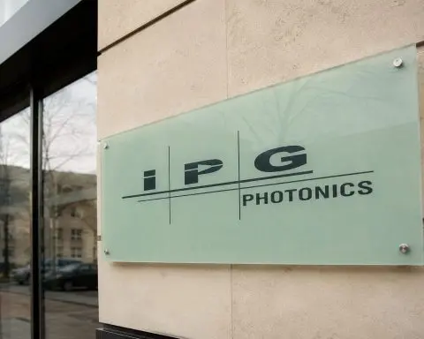 IPG Photonics Shares End Week Lower With Next Week in Focus