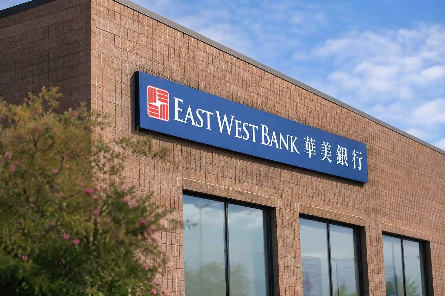 East West Bancorp Shares Slip in Holiday Week