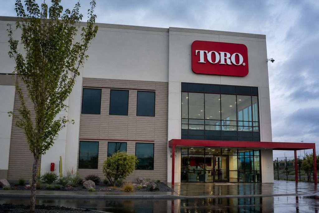 Toro Stock Edges Up Before Dividend Cutoff