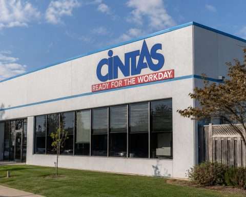 Cintas Stock Just Lost Its Rebound — Why CTAS Traders Are Watching the UniFirst Deal