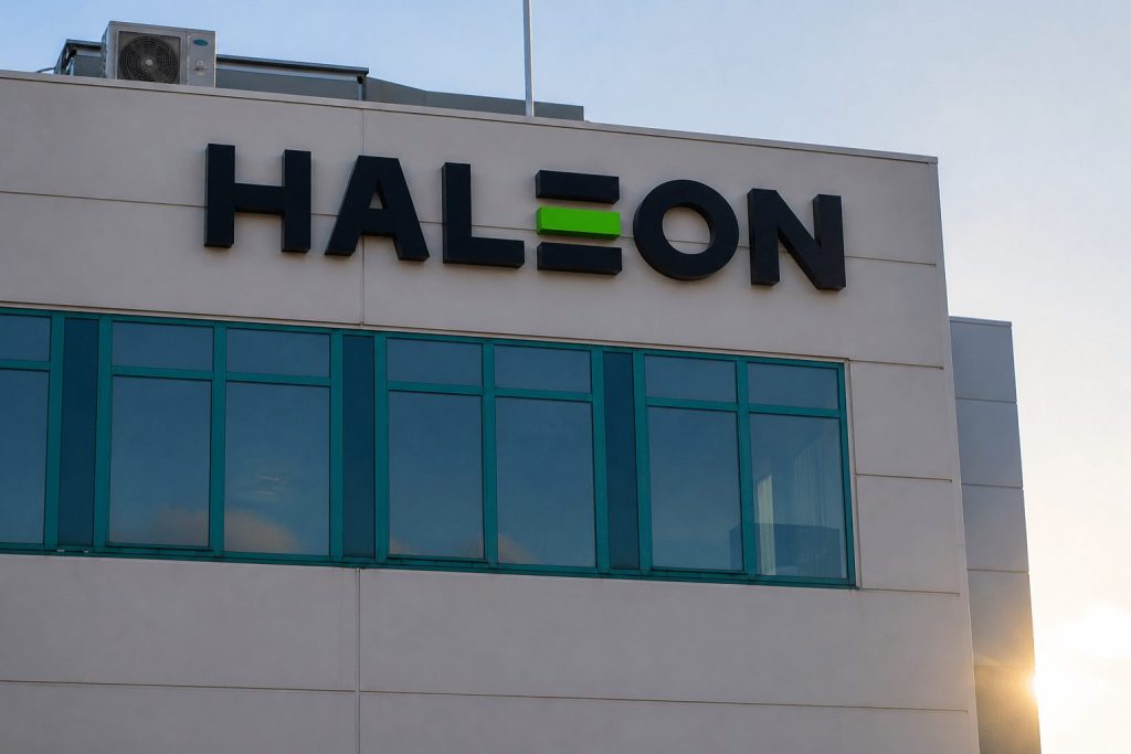 Haleon PLC Stock Rebounds: Sensodyne Maker Keeps Its 2026 Bet Despite Cost Warning