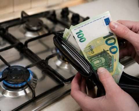 French Gas Bills Set To Drop In June After May Surge, But Savings Stay Small