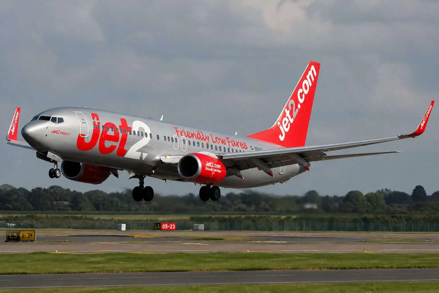 Jet2 LS190 Emergency: What Happened Before Glasgow Landing After 7700 Alert