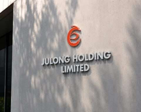Julong falls after Nasdaq trading pause for JLHL