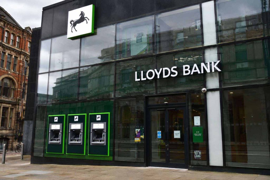 Lloyds shares fall ahead of UK bank rule changes
